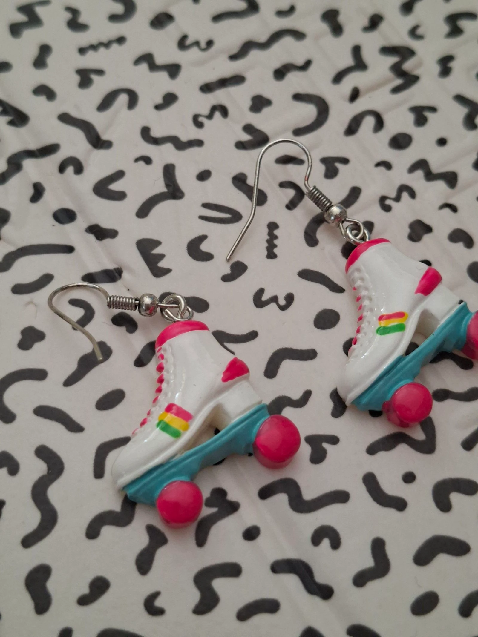Pendientes de patines en ruedas retro kawaii – Nuevas – photo 3